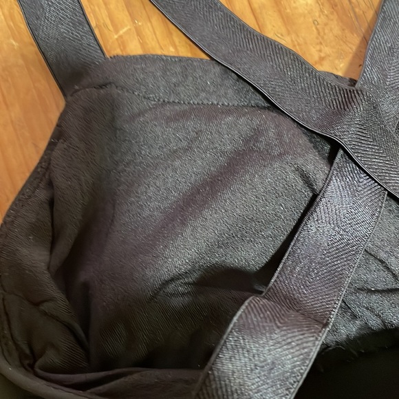 LULULEMON SPORTS BRA SZ 2 - Picture 4 of 4